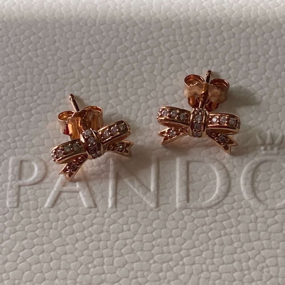 Pandora Rose Gold earring bow ties